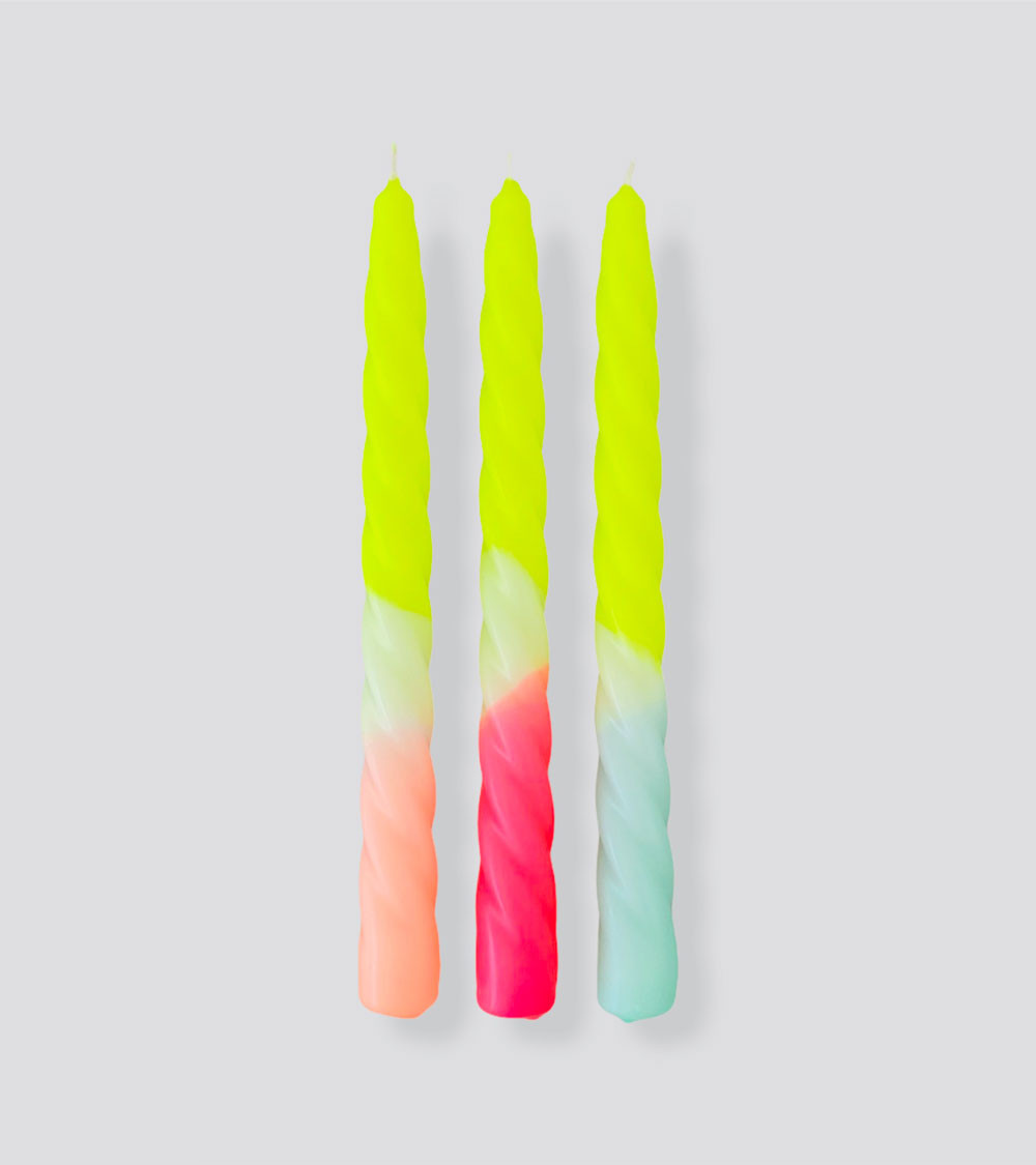 Bougies Dip Dye Twisted Ice Cream Yellow – Un trio torsadé vibrant avec des teintes de jaune fluo, corail et menthe.