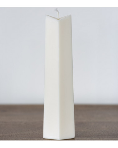 Bougie artisanale en cire de colza L 3,1 cm H 22,7 cm sur table en bois