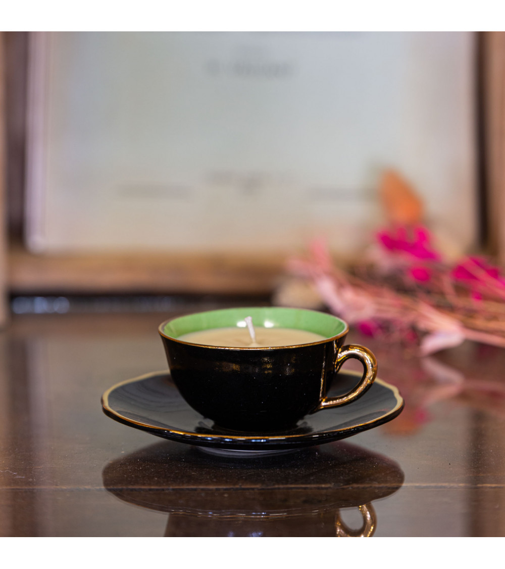 Bougie parfumée Yvaine – Bois d’Olivier, tasse à café
