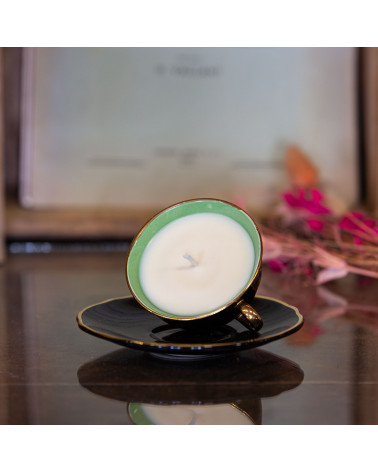 Bougie parfumée Yvaine – Bois d’Olivier, tasse à café