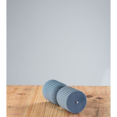 Bougie naturelle artisanale Flore en cire végétale, design colonne grecque, vue allongée