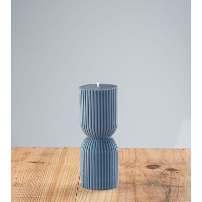 Bougie artisanale indigo Flore, bougie naturelle en cire végétale de colza, design colonne grecque, vue de face