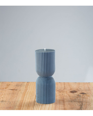 Bougie artisanale indigo Flore, bougie naturelle en cire végétale de colza, design colonne grecque, vue de face