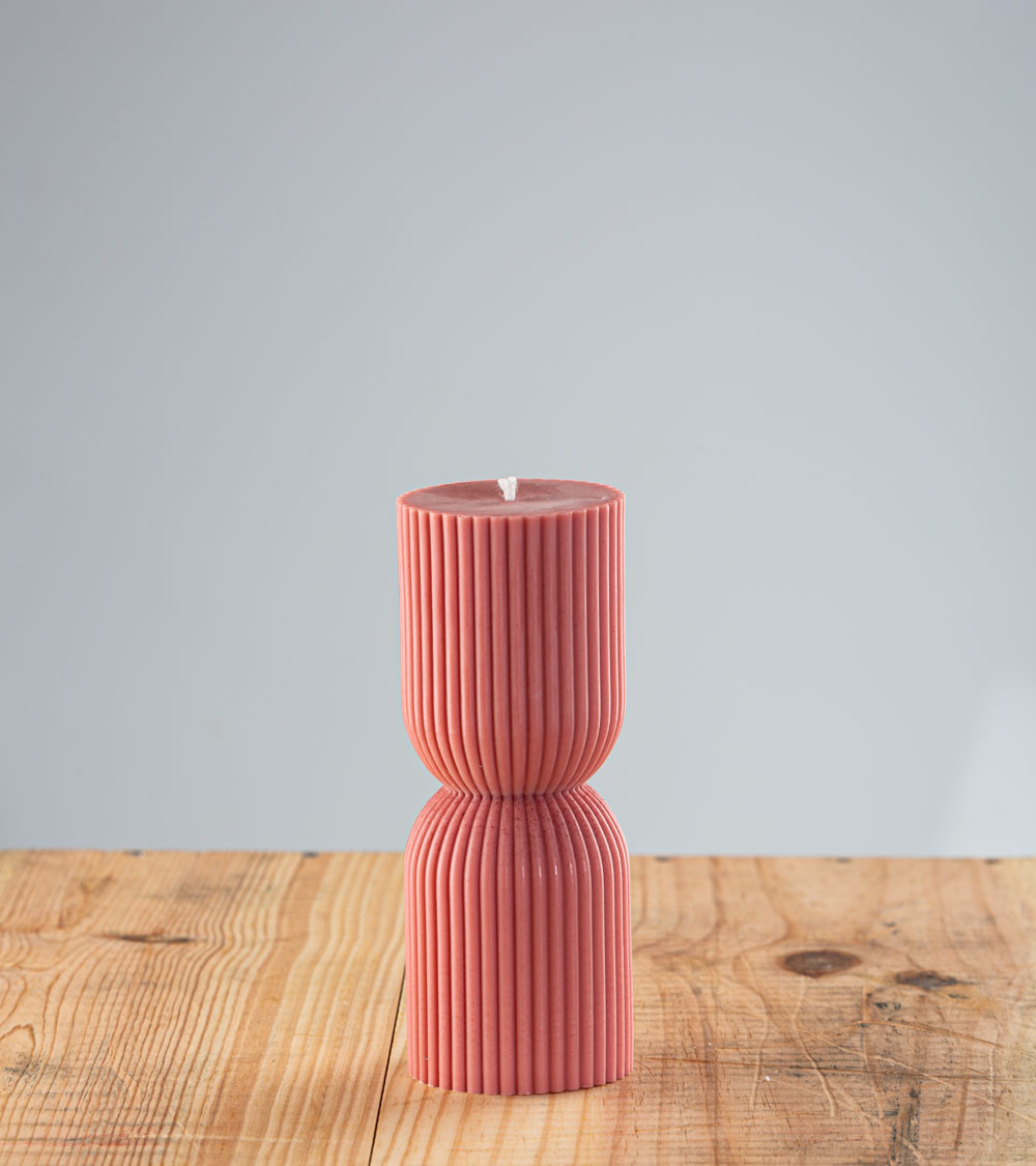 Bougie artisanale terracotta Hémorine, bougie naturelle en cire végétale de colza, design colonne grecque, vue de face