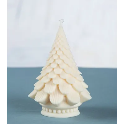 Bougie sapin artisanale en cire végétale de colza sur support bleu, décoration hivernale éthique