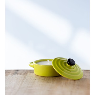 Cocotte ouverte, révélant la bougie parfumée