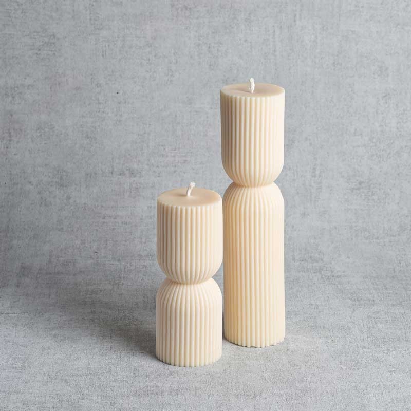 Duo de bougies naturelles et artisanales en cire de colza, design côtelé