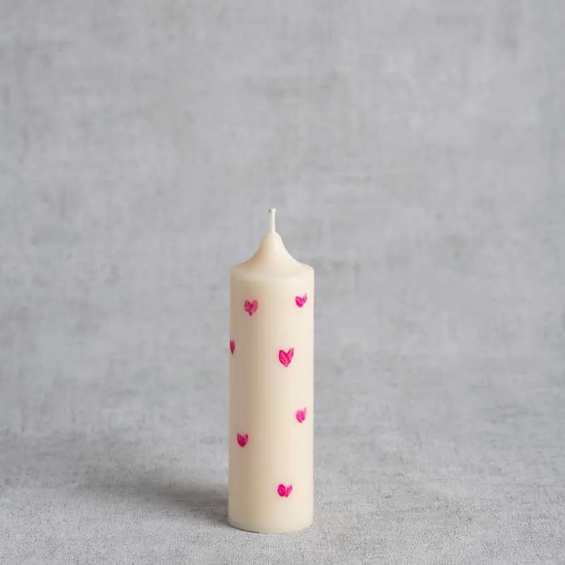 Bougie décorative naturelle avec motifs cœurs – fabrication française