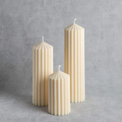 Bougies cannelées Maison du Bougeoir – gamme Iliana, Ilisa, Ilonia en trois formats, cire végétale