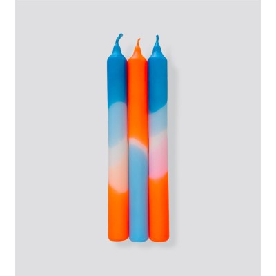 Bougies Dip Dye Coral Playa – Un trio de bougies colorées aux teintes de corail et bleu océan pour illuminer vos espaces.